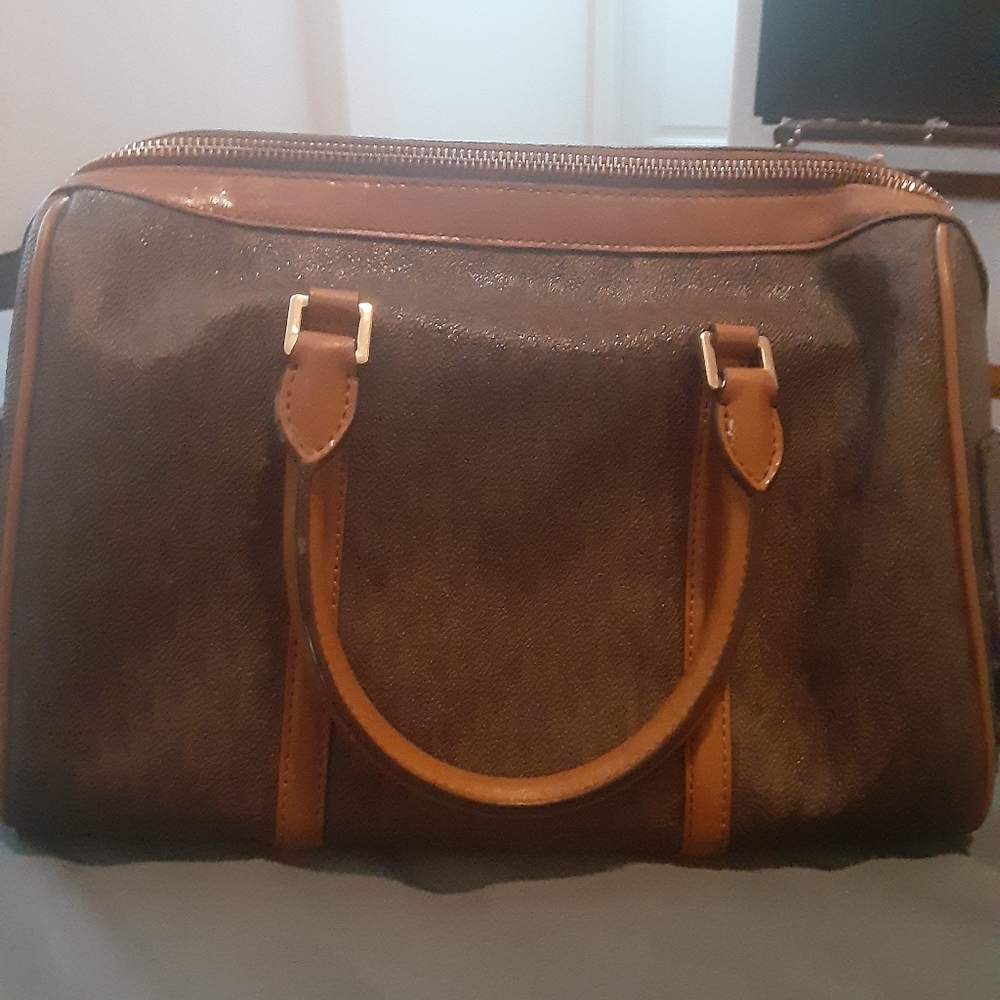 Purse - Picture 2 of 10